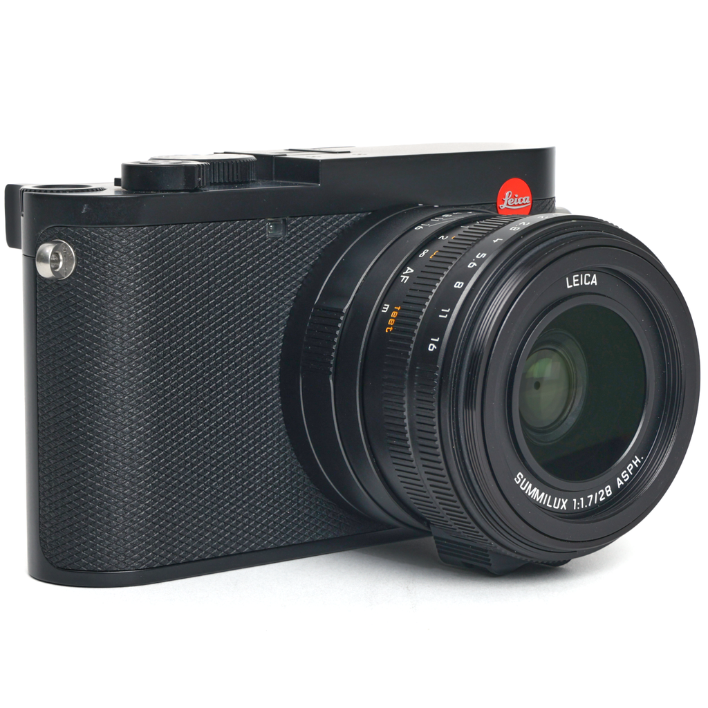 Leica Q3 w/- Thumb support Grade 10